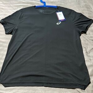 ASICS Men's Silver SS in Black Tee